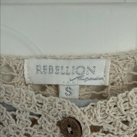 Rebellion Cropped Cream Crochet Cardigan - Picture 3 of 6